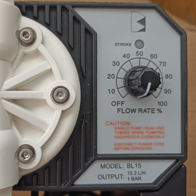 Bơm định lượng hóa chất HANNA BL15-2