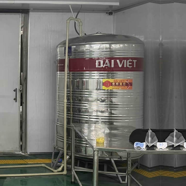 Bon_inox_dại_Viet_5000L_dung_Alolaco Bồn inox Đại Việt 5000L đứng